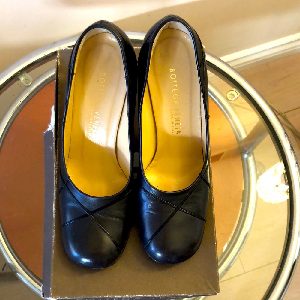 Shoes - Picture 4 of 6